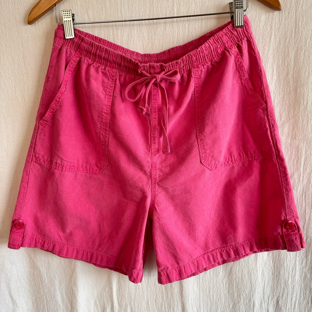 Stylish Pink Women's Cargo Shorts